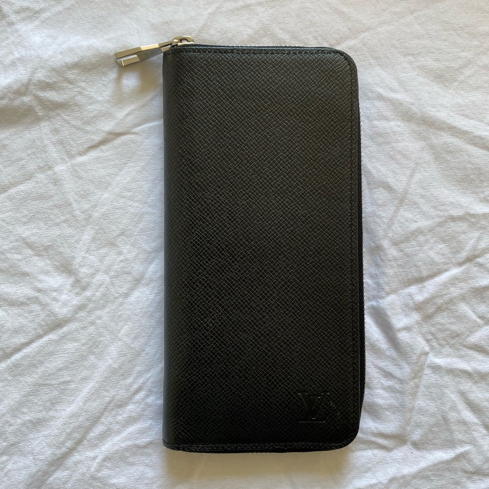 Black Zip-Around Textured Leather Wallet - Luxury Logo Detail